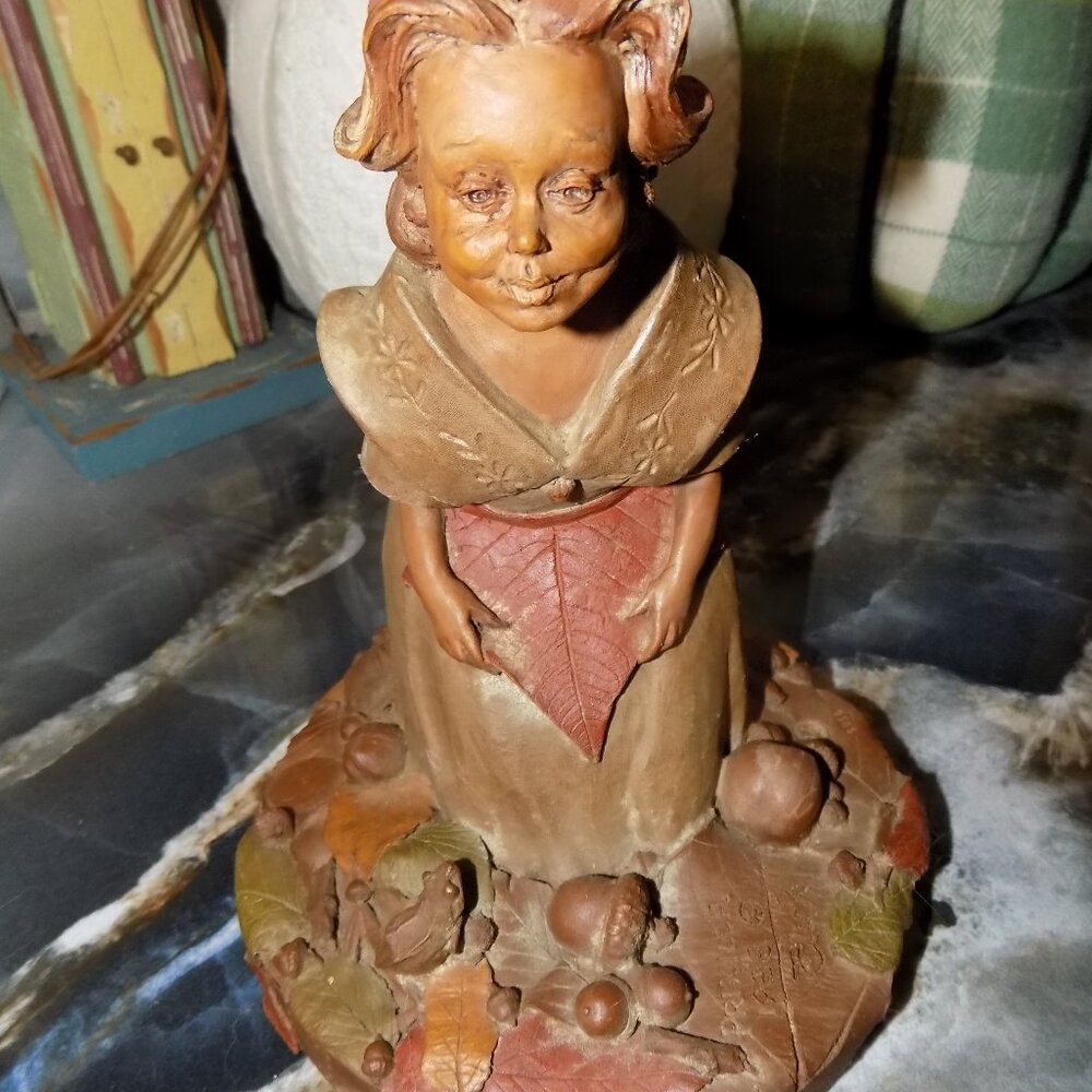 Tom Clark 1988 PRISCILLA Gnome Figurine Cairn Studio Nature Acorn Leaves #96